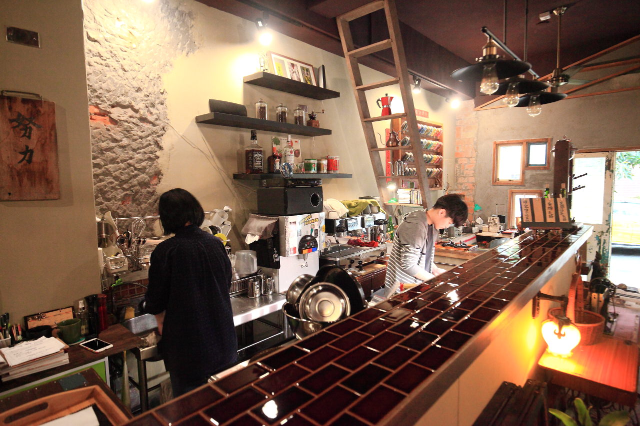 淡水美食,台北咖啡廳,淡水咖啡,淡水文青咖啡廳,淡水飲料,台北老宅咖啡廳,淡水老宅,淡水coffee,空兩格coffee