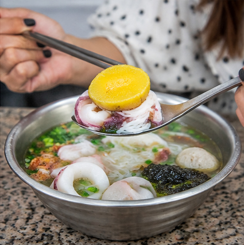 花蓮美食,花蓮小吃,單一純賣雞湯小卷米粉 花蓮美食,花蓮小吃,單一純賣雞湯小卷米粉