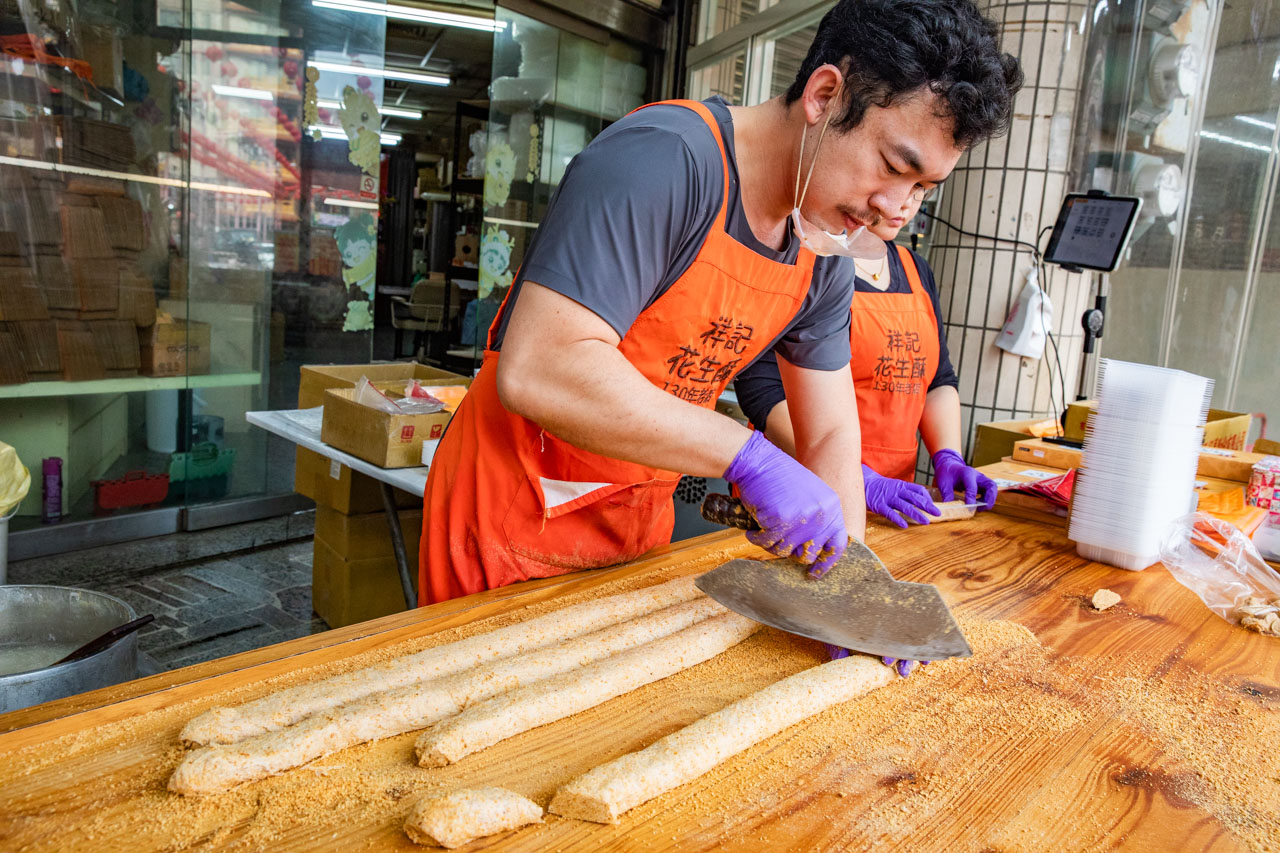 網站近期文章：北港祥記花生酥｜酥鬆滿滿花生香，花生粉跟不要錢的一樣！祖傳四代超過百年現切花生酥
