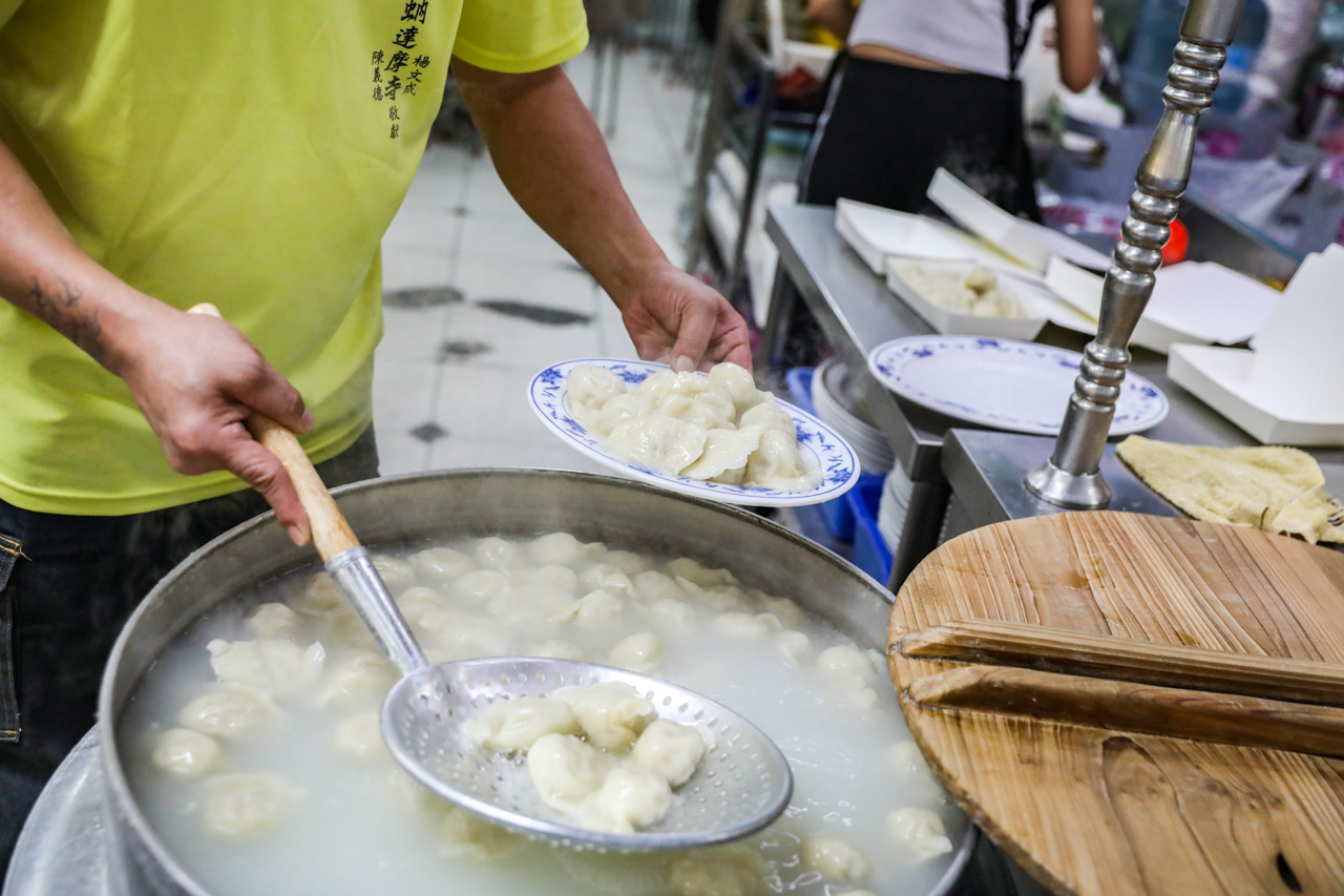 網站近期文章：秀昌水餃｜藏身夜市大顆水餃排隊名店！現包現煮飽滿鮮肉大水餃