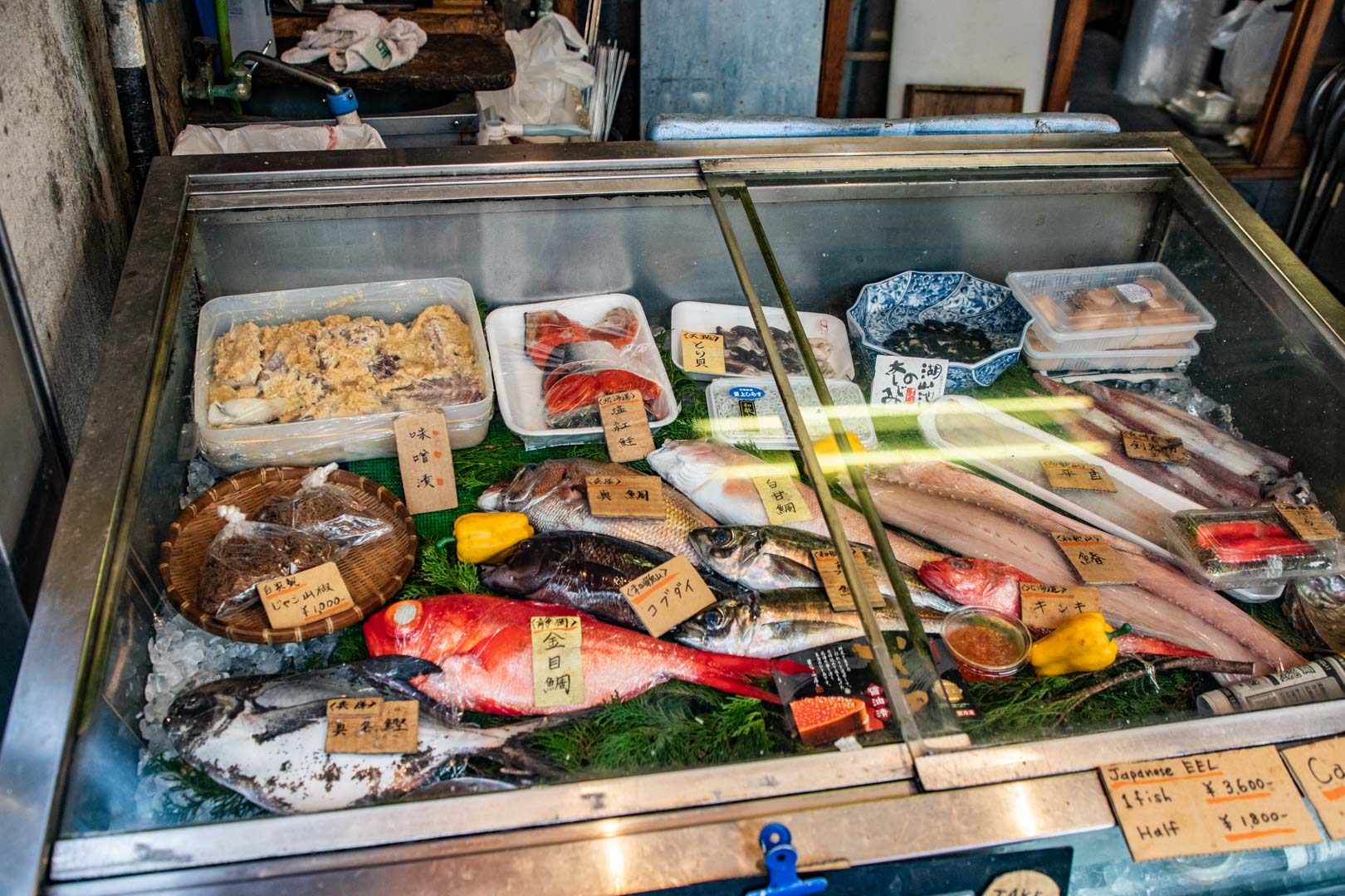 大阪黑門市場美食,鮮魚魚豐