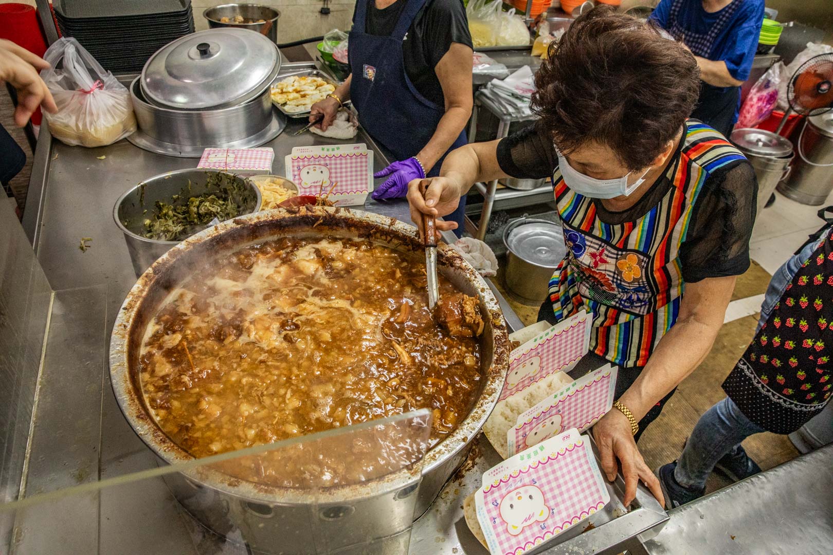 高雄小吃,高雄美食,高雄肉燥飯,華喜爌肉飯,高雄爌肉飯 @大手牽小手。玩樂趣