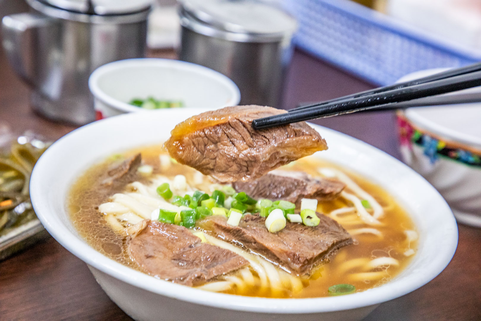 高雄美食,高雄牛肉麵,高雄老店,港園牛肉麵,高雄小吃 @大手牽小手。玩樂趣