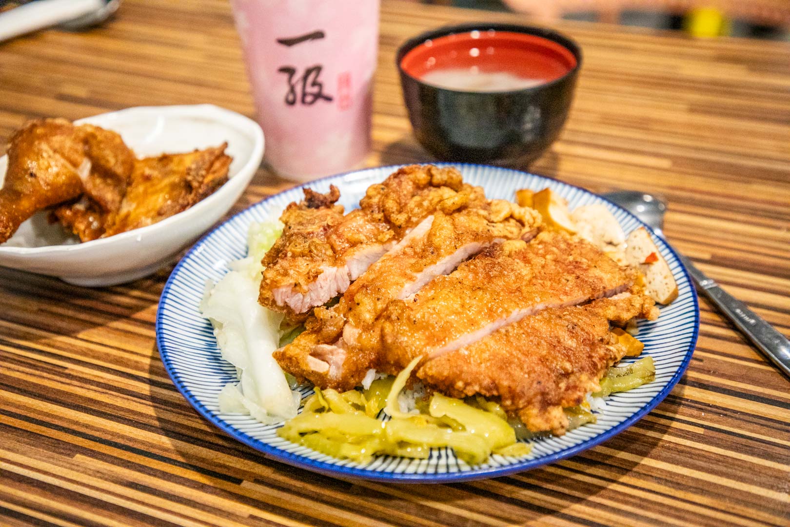 台北美食,西門町美食,台北排骨飯,一級排骨,西門町排骨飯,西門町雞腿 @大手牽小手。玩樂趣