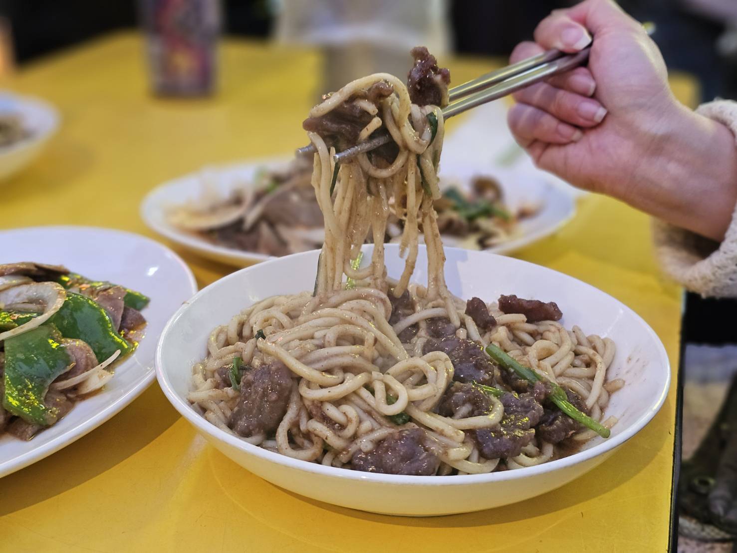 寧夏夜市美食,牛媽媽控肉飯（沙茶牛肉）
