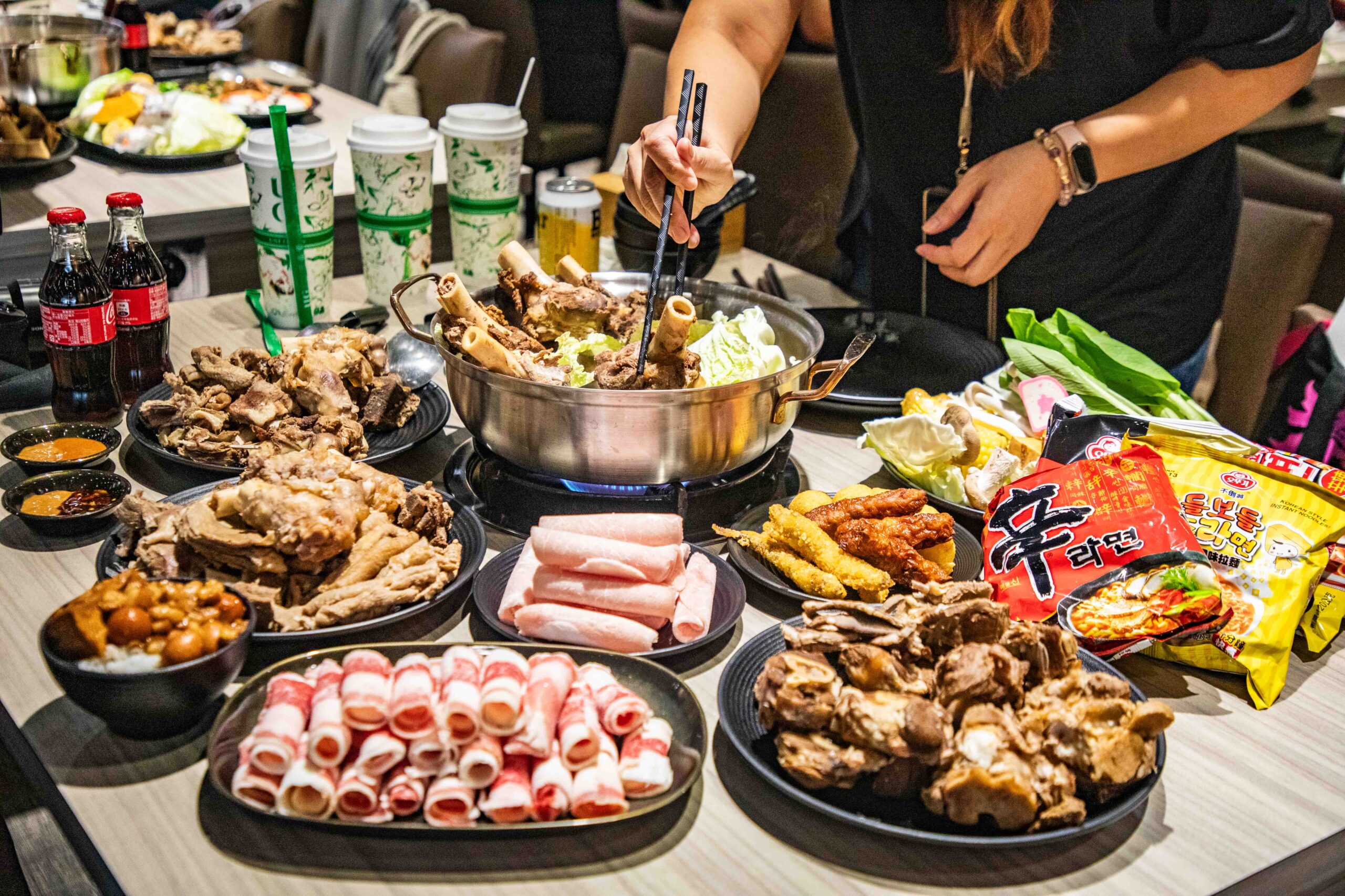 網站近期文章：耀武羊威平鎮店｜超越羊肉爐吃到飽的規格了！超狂羊肉爐吃到飽，熟食、海鮮冷盤、炸物、飲料全部吃到飽