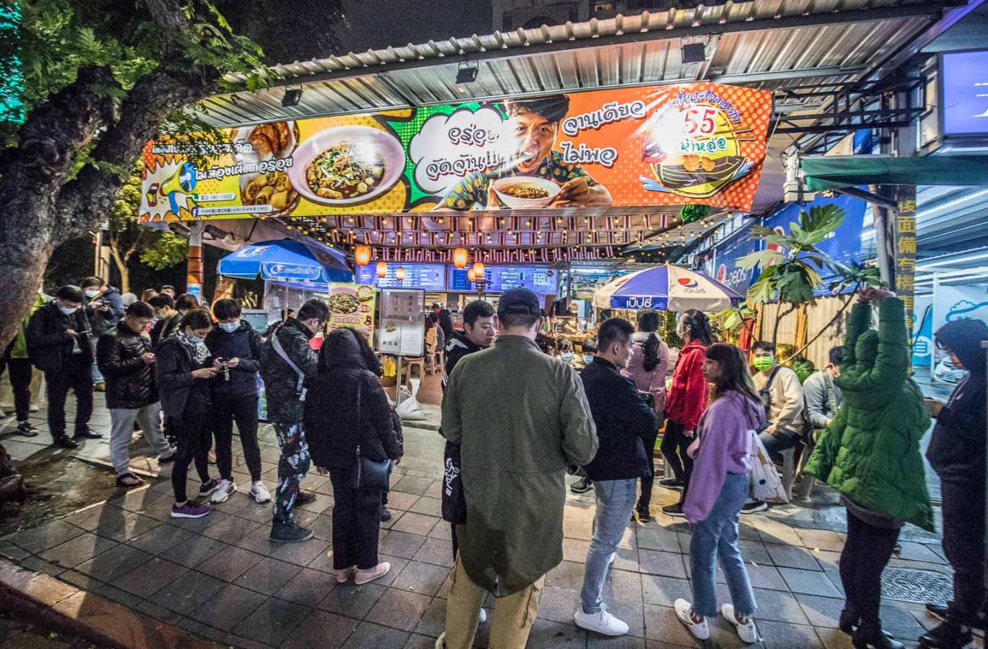 網站近期文章：哈哈羅55泰式船麵-士林店｜這是泰國吧？泰國街邊小吃場景完全複製，道地船麵均一價$55