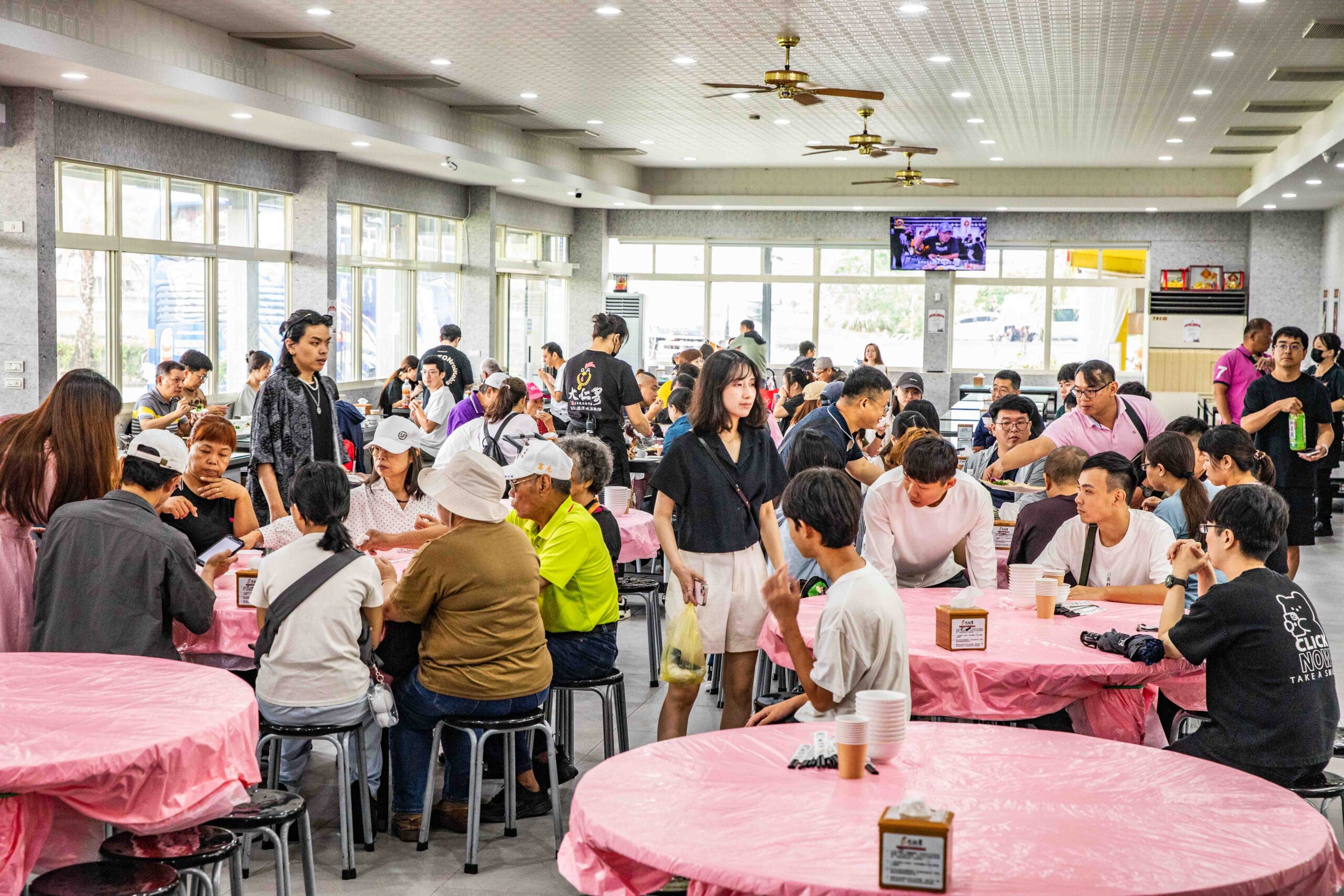 礁溪烤雞,宜蘭烤雞,大仁哥蔗香脆皮桶仔雞-宜蘭旗艦店 礁溪烤雞,宜蘭烤雞,大仁哥蔗香脆皮桶仔雞-宜蘭旗艦店