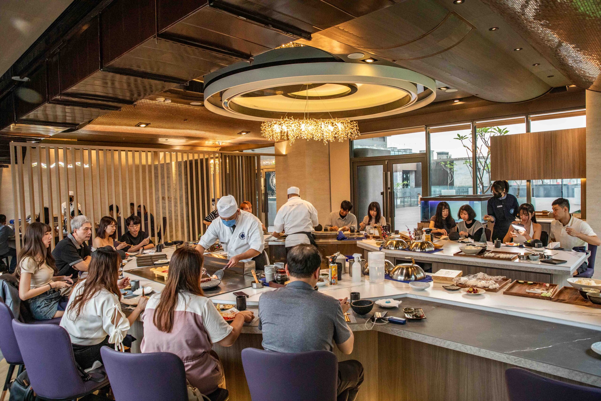 網站近期文章：明水然・樂 台中星級店（逢甲）｜全球最大無菜單鐵板燒料理品牌！此生必嚐十大高CP值無菜單鐵板燒冠軍！不預約就吃不到，一位難求的頂級無菜單鐵板燒