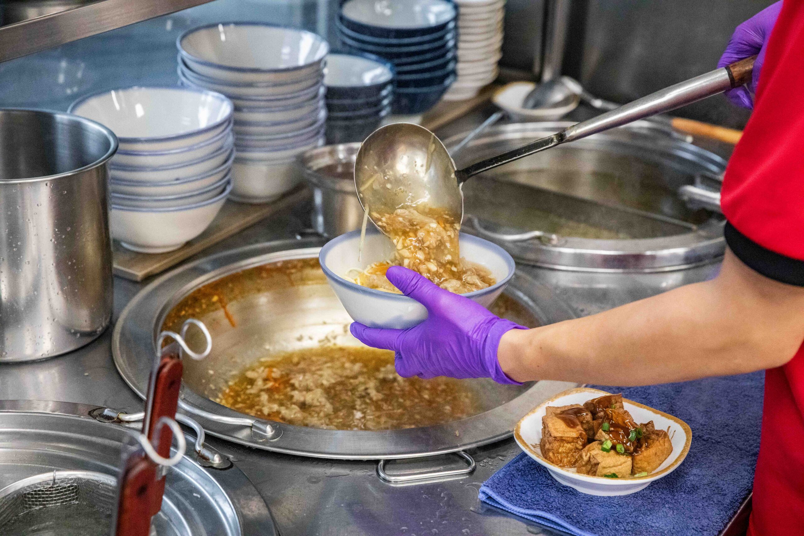 網站近期文章：蒜霸王蒜味肉羹涼麵-桃鶯總店｜大碗公蒜味肉羹！不用去宜蘭就能吃到超好吃的蒜味肉羹，搭配涼麵剛剛好