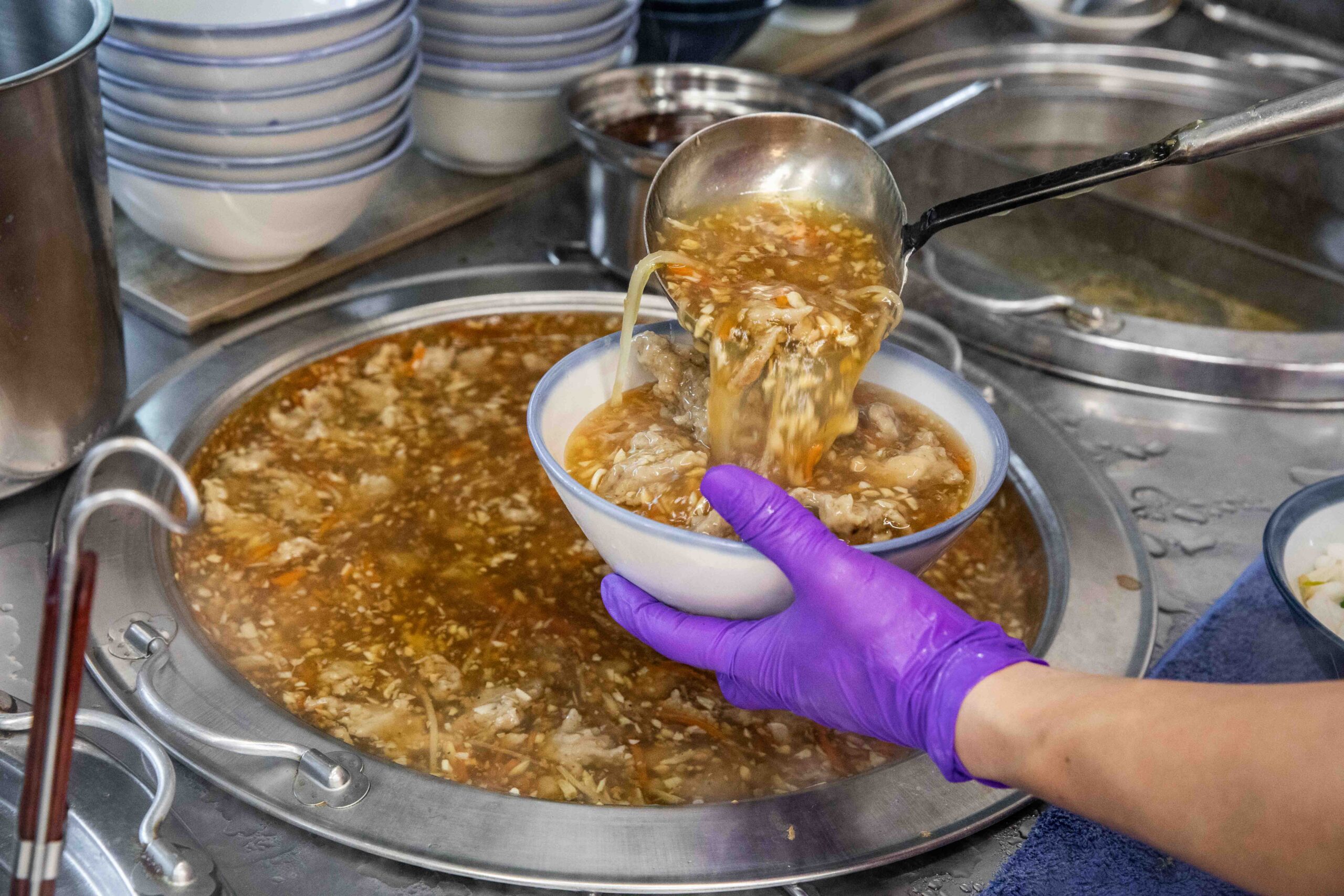 桃園美食,桃園蒜味肉羹,桃園小吃,蒜霸王蒜味肉羹涼麵-桃鶯總店