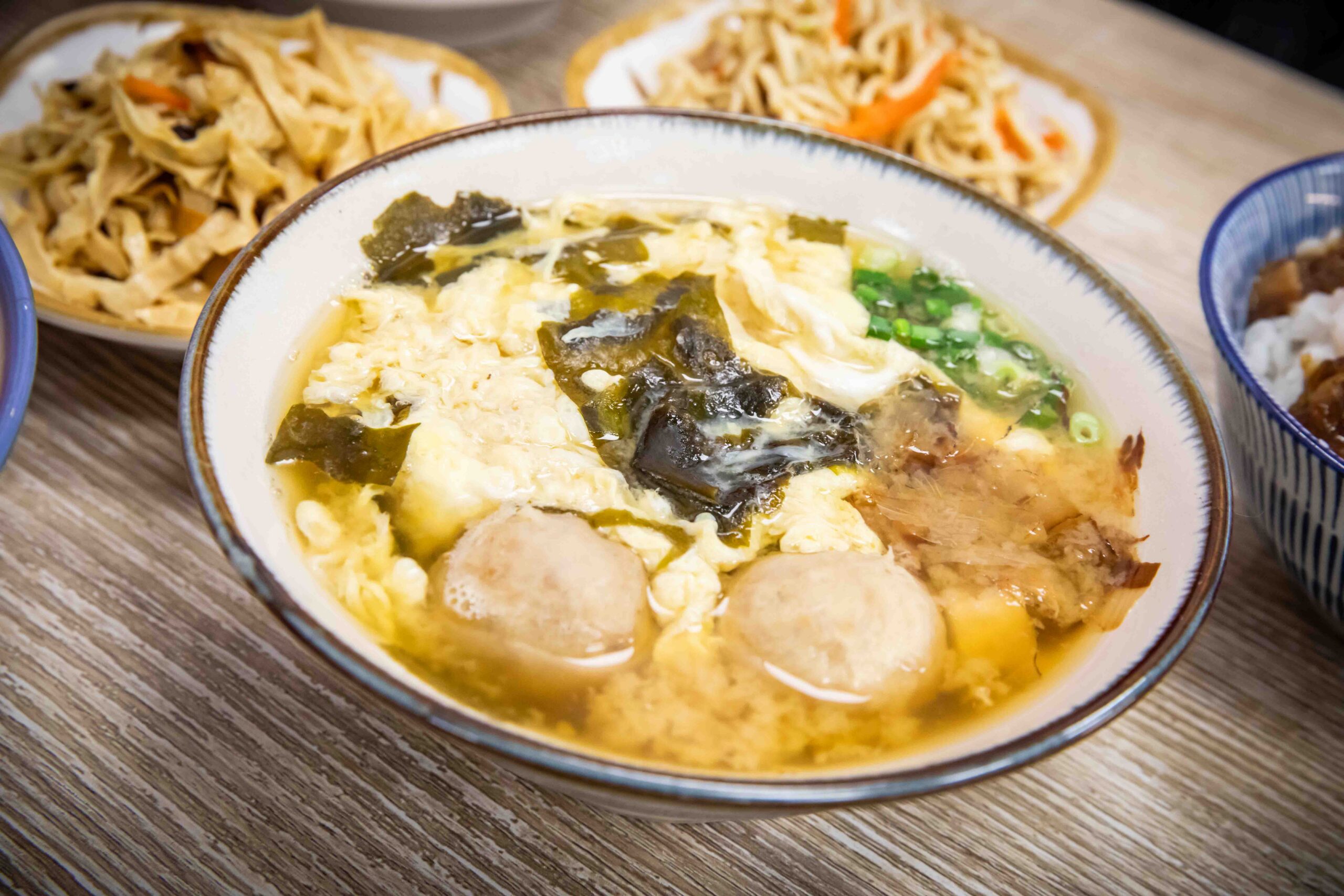 桃園美食,桃園蒜味肉羹,桃園小吃,蒜霸王蒜味肉羹涼麵-桃鶯總店