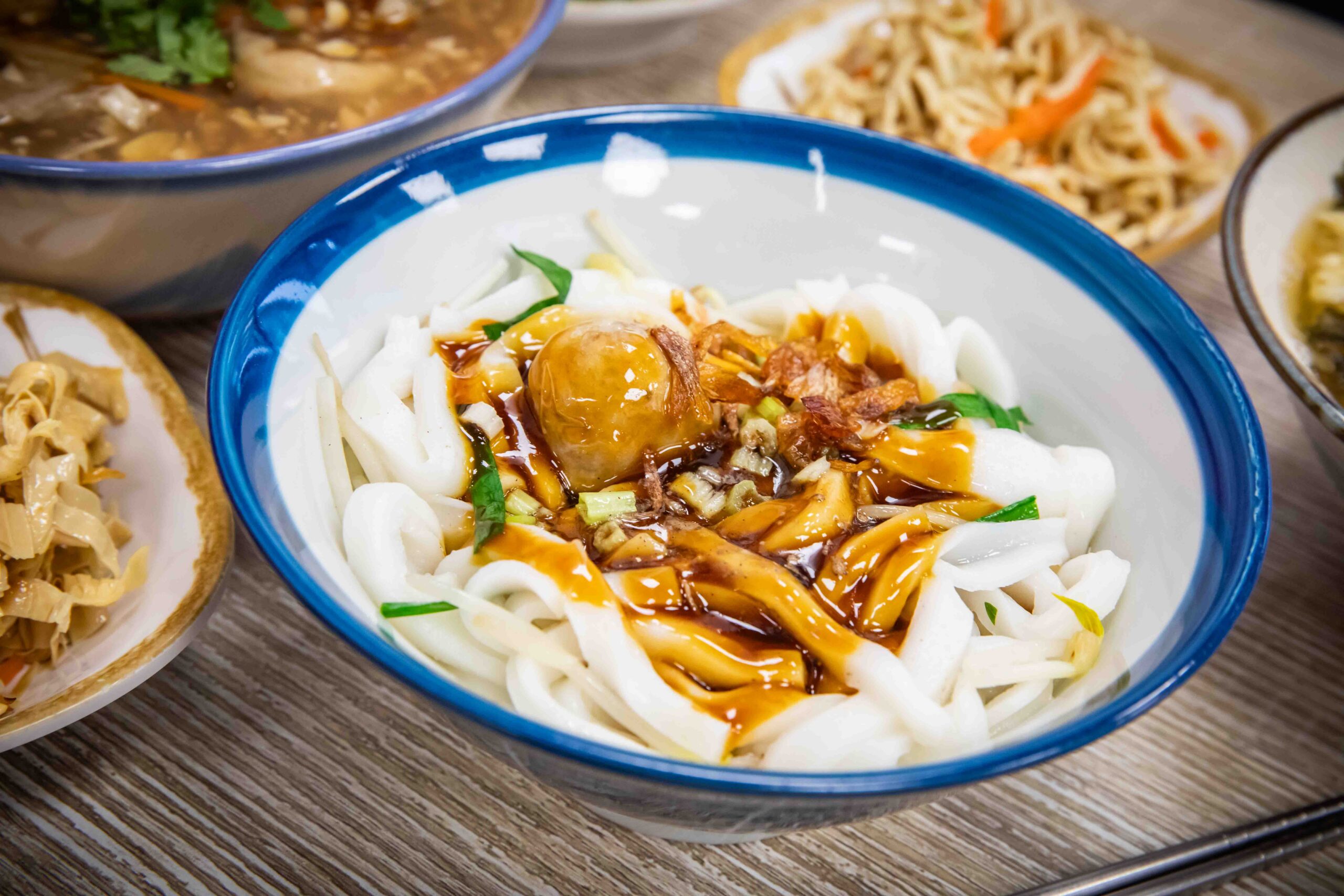 桃園美食,桃園蒜味肉羹,桃園小吃,蒜霸王蒜味肉羹涼麵-桃鶯總店