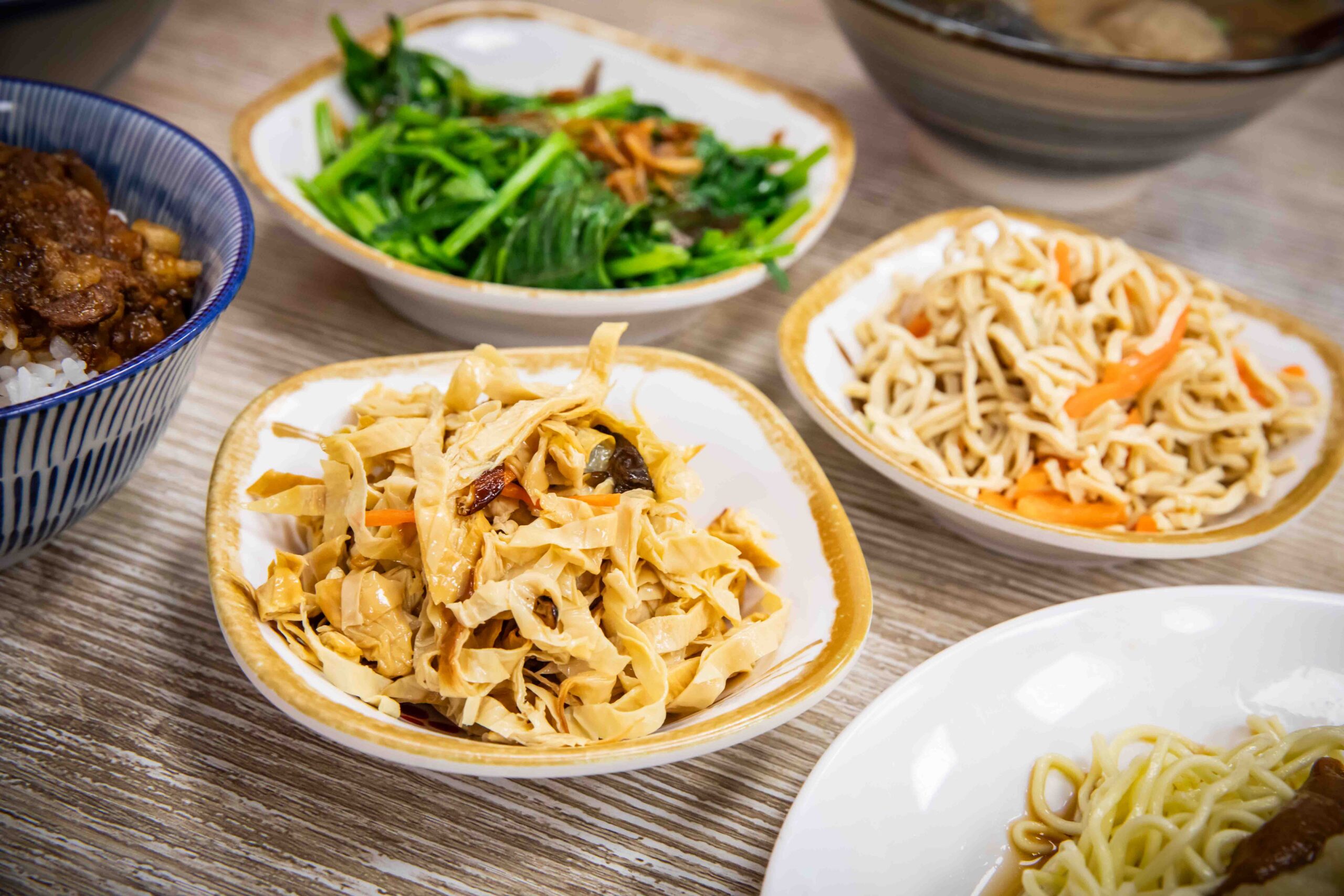 桃園美食,桃園蒜味肉羹,桃園小吃,蒜霸王蒜味肉羹涼麵-桃鶯總店