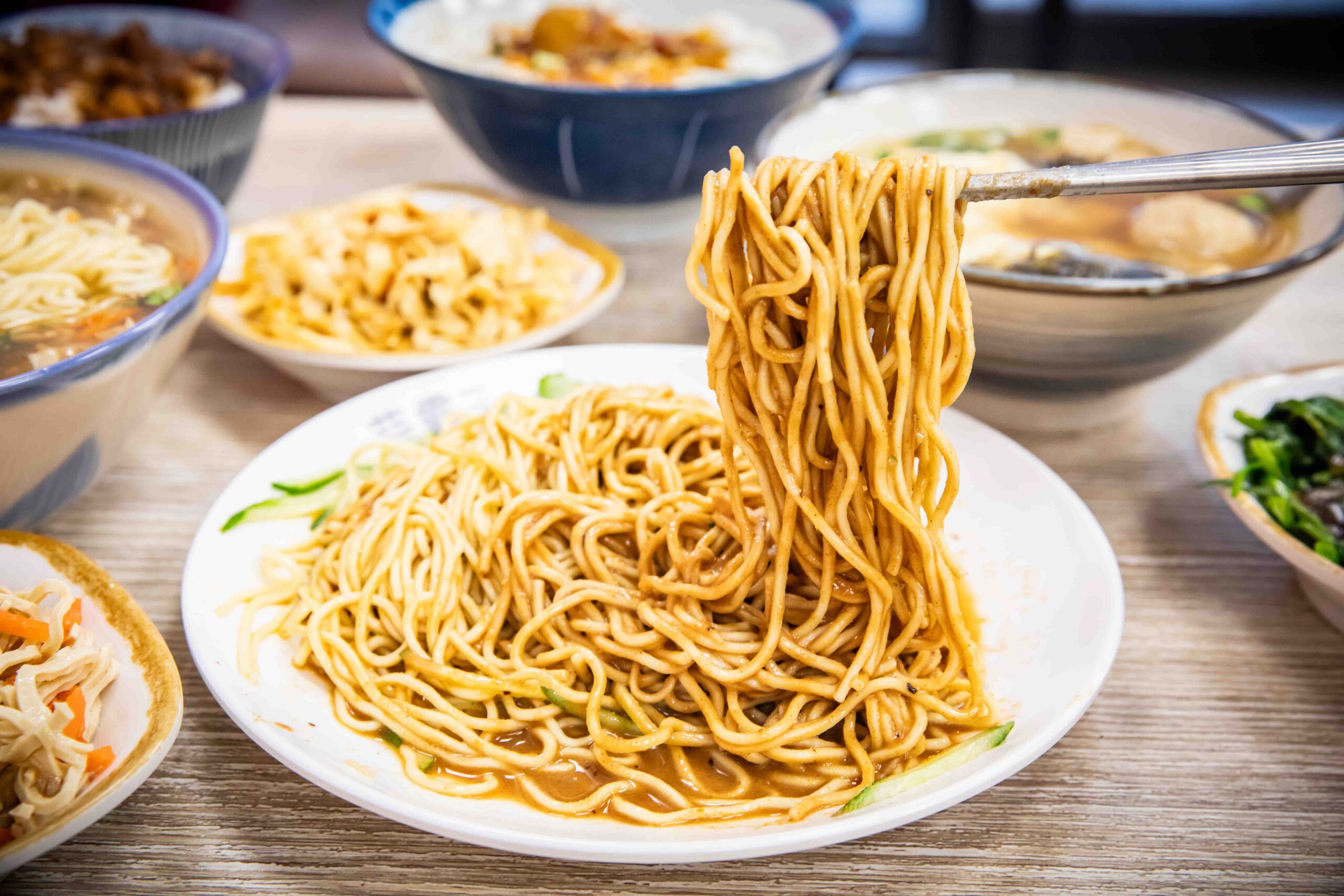 桃園美食,桃園蒜味肉羹,桃園小吃,蒜霸王蒜味肉羹涼麵-桃鶯總店