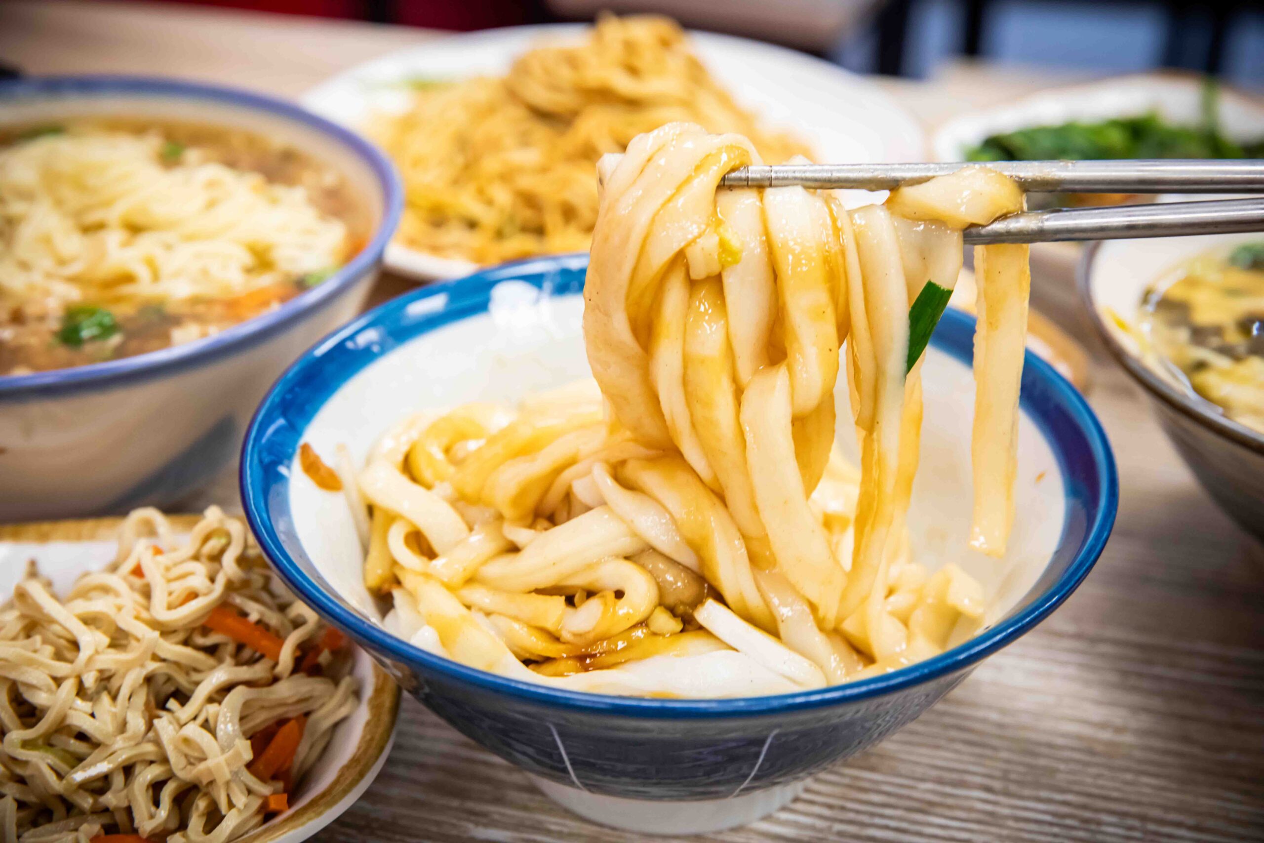 桃園美食,桃園蒜味肉羹,桃園小吃,蒜霸王蒜味肉羹涼麵-桃鶯總店