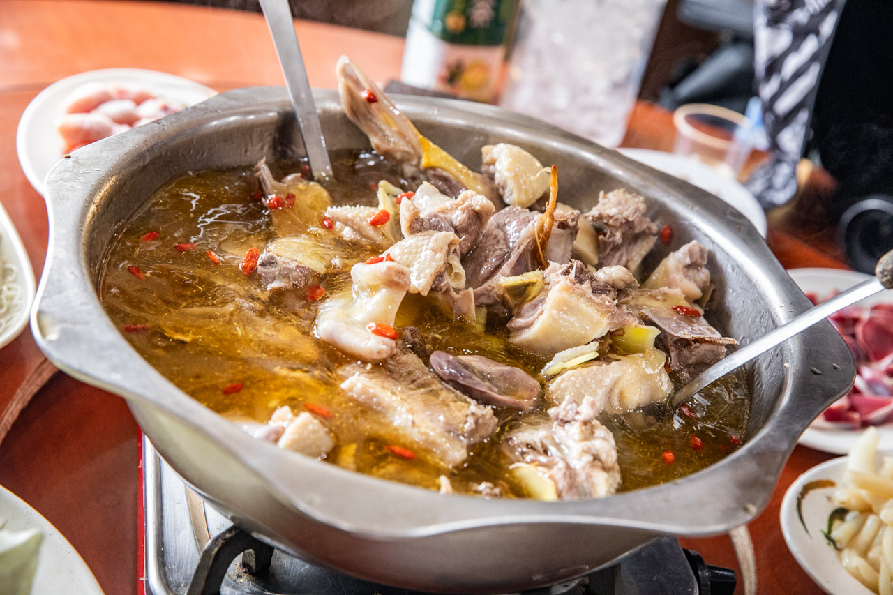 桃園薑母鴨,桃園鋼盆薑母鴨,桃園美食,臺灣番鴨牧場大江店