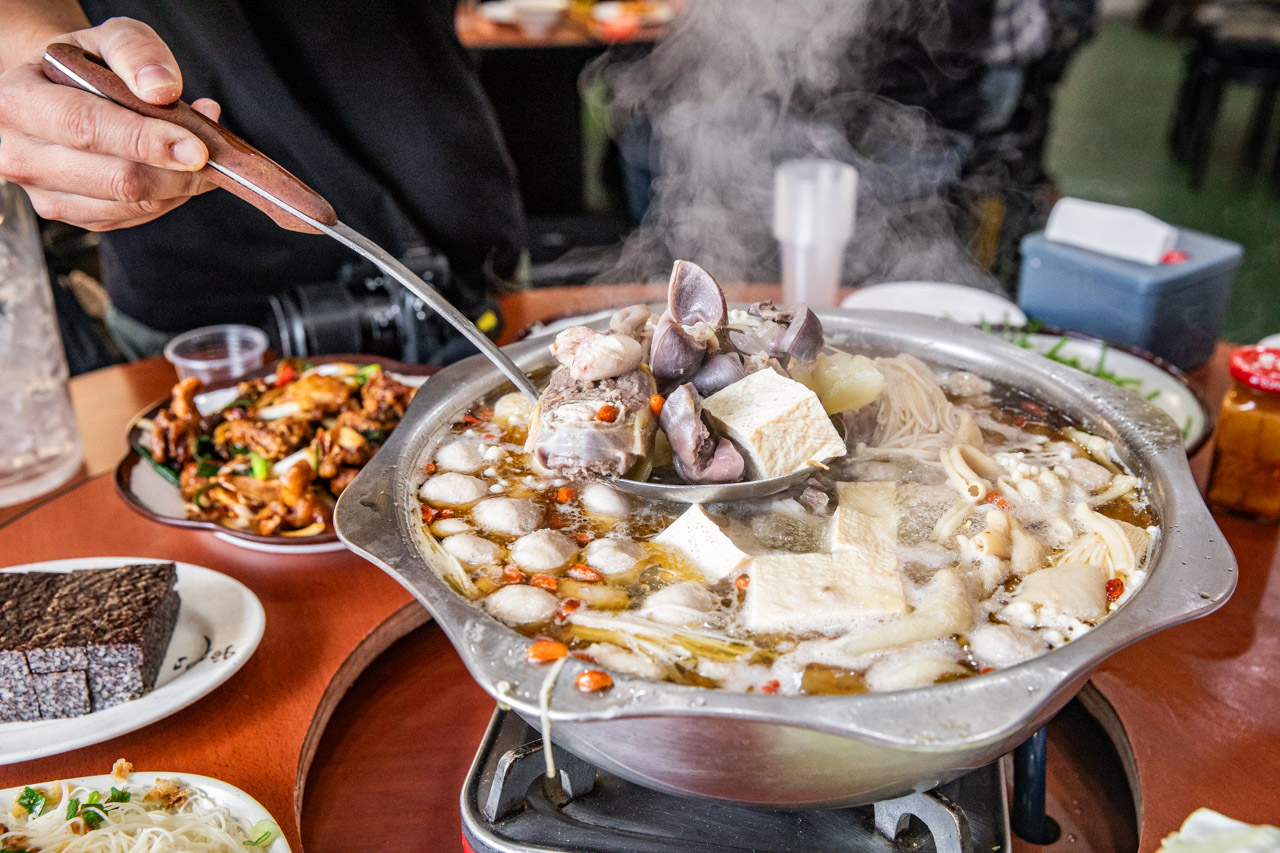 桃園薑母鴨,桃園鋼盆薑母鴨,桃園美食,臺灣番鴨牧場大江店