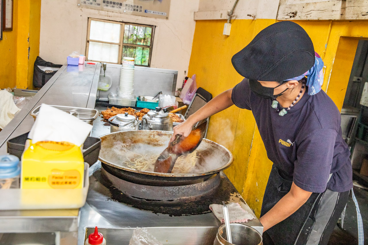 員林美食,員林小吃,黃家鱟殼炒蚵仔麵