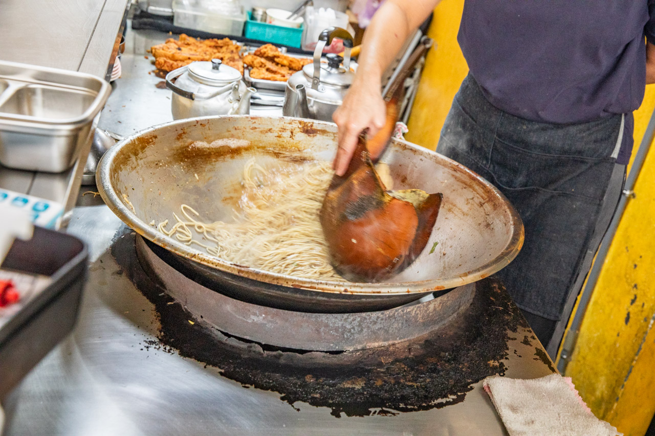 員林美食,員林小吃,黃家鱟殼炒蚵仔麵