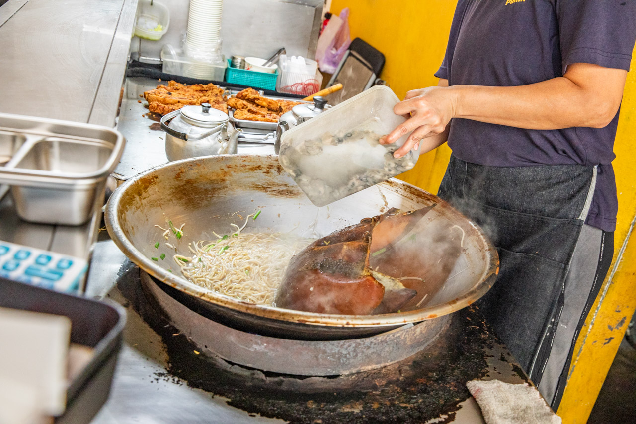 員林美食,員林小吃,黃家鱟殼炒蚵仔麵