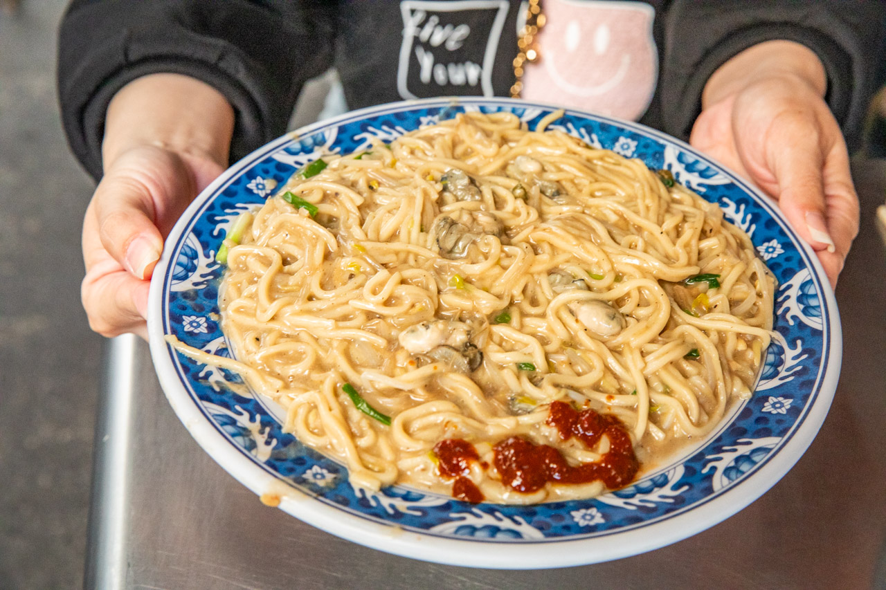 員林美食,員林小吃,黃家鱟殼炒蚵仔麵