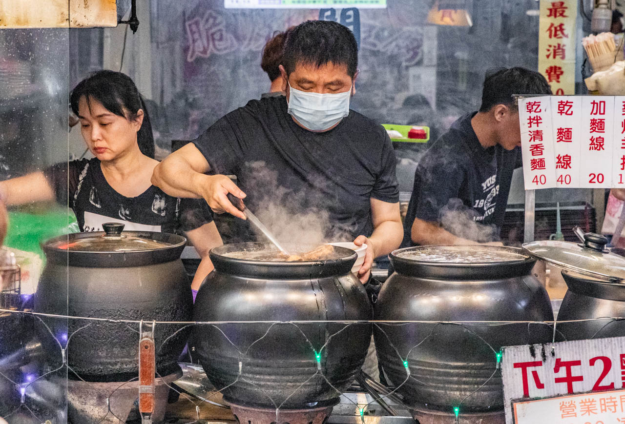 逢甲夜市美食,逢甲小吃,逢甲夜市臭豆腐,宋家藥燉排骨臭豆腐