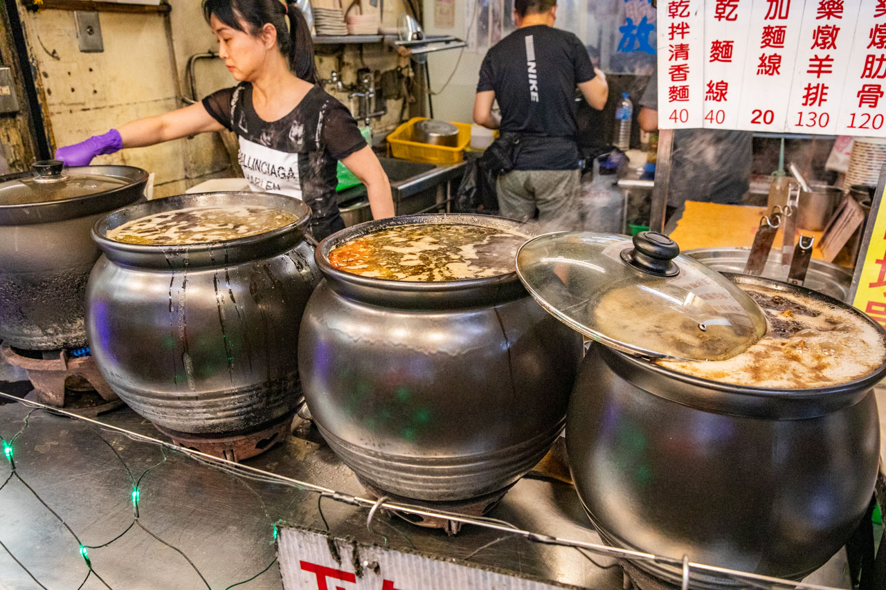 逢甲夜市美食,逢甲小吃,逢甲夜市臭豆腐,宋家藥燉排骨臭豆腐