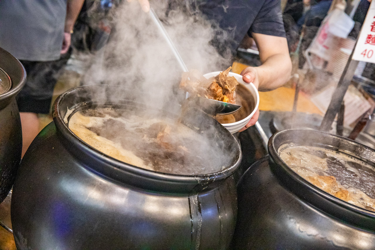 逢甲夜市美食,逢甲小吃,逢甲夜市臭豆腐,宋家藥燉排骨臭豆腐