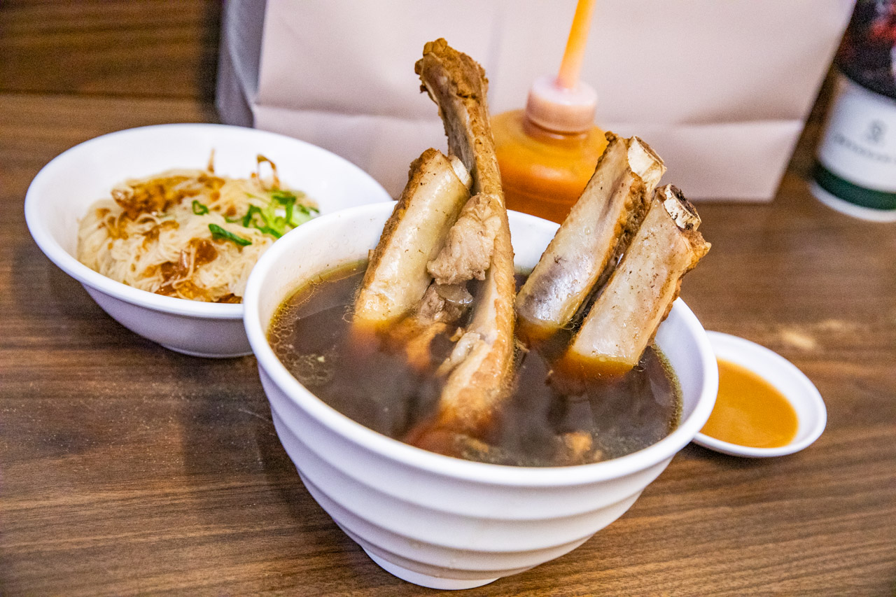 逢甲夜市美食,逢甲小吃,逢甲夜市臭豆腐,宋家藥燉排骨臭豆腐