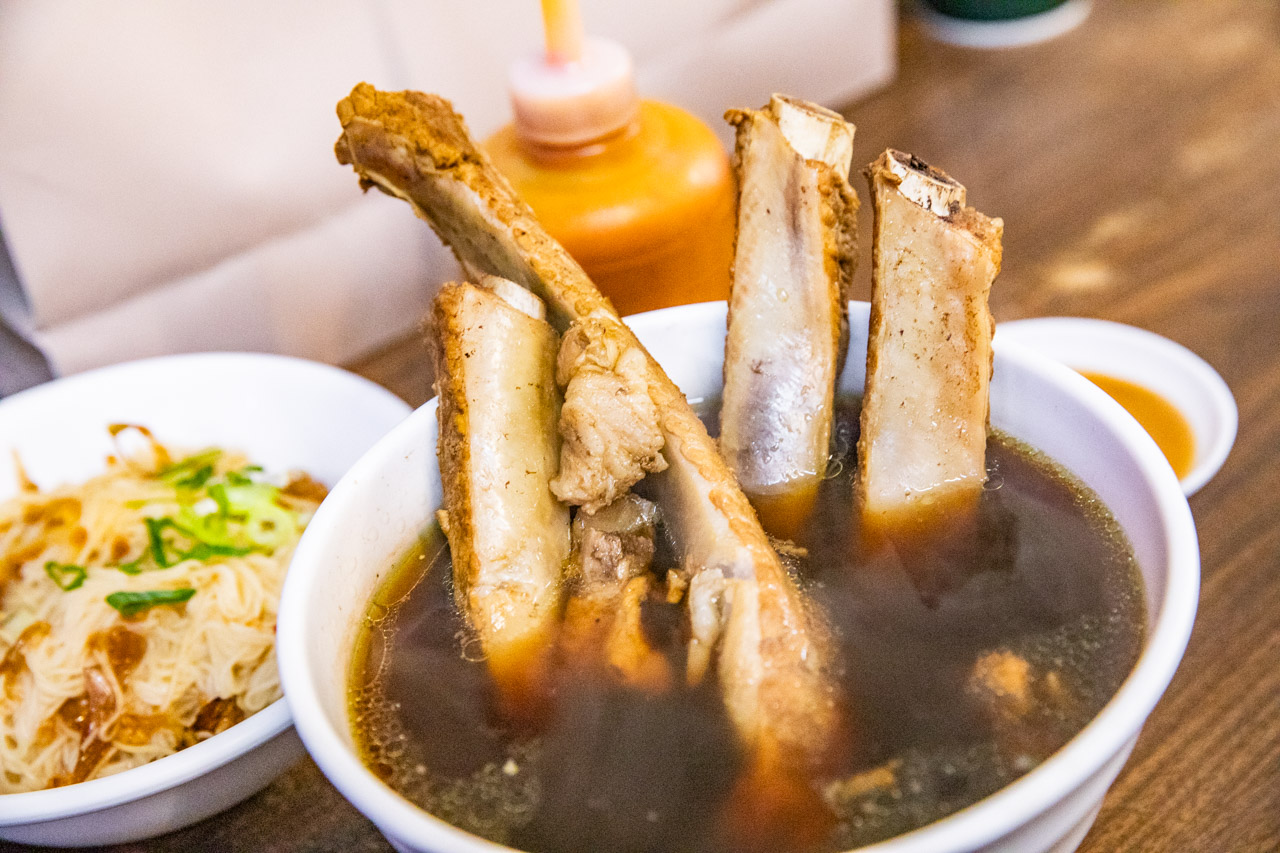 逢甲夜市美食,逢甲小吃,逢甲夜市臭豆腐,宋家藥燉排骨臭豆腐