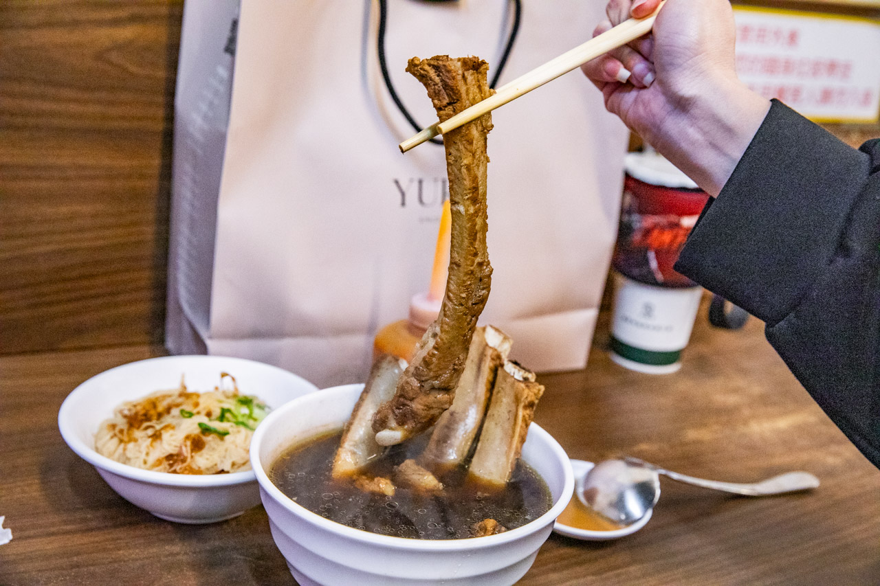 逢甲夜市美食,逢甲小吃,逢甲夜市臭豆腐,宋家藥燉排骨臭豆腐