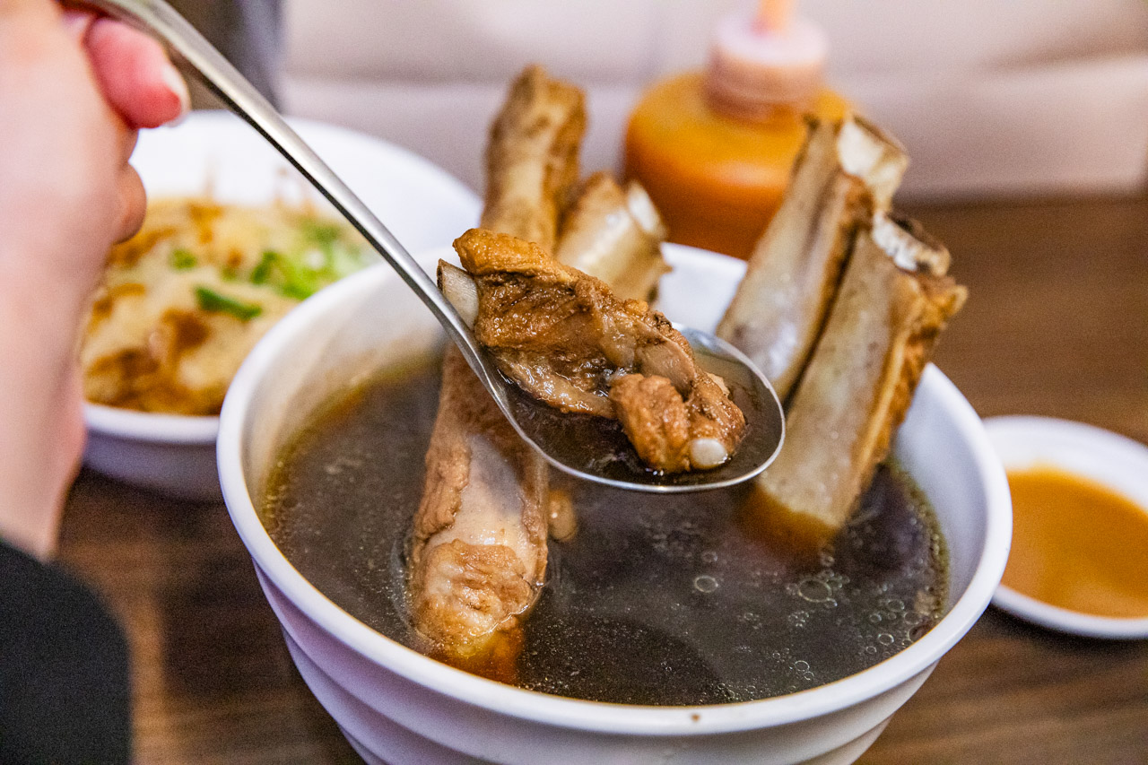 逢甲夜市美食,逢甲小吃,逢甲夜市臭豆腐,宋家藥燉排骨臭豆腐