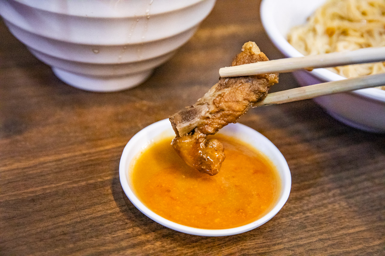 逢甲夜市美食,逢甲小吃,逢甲夜市臭豆腐,宋家藥燉排骨臭豆腐