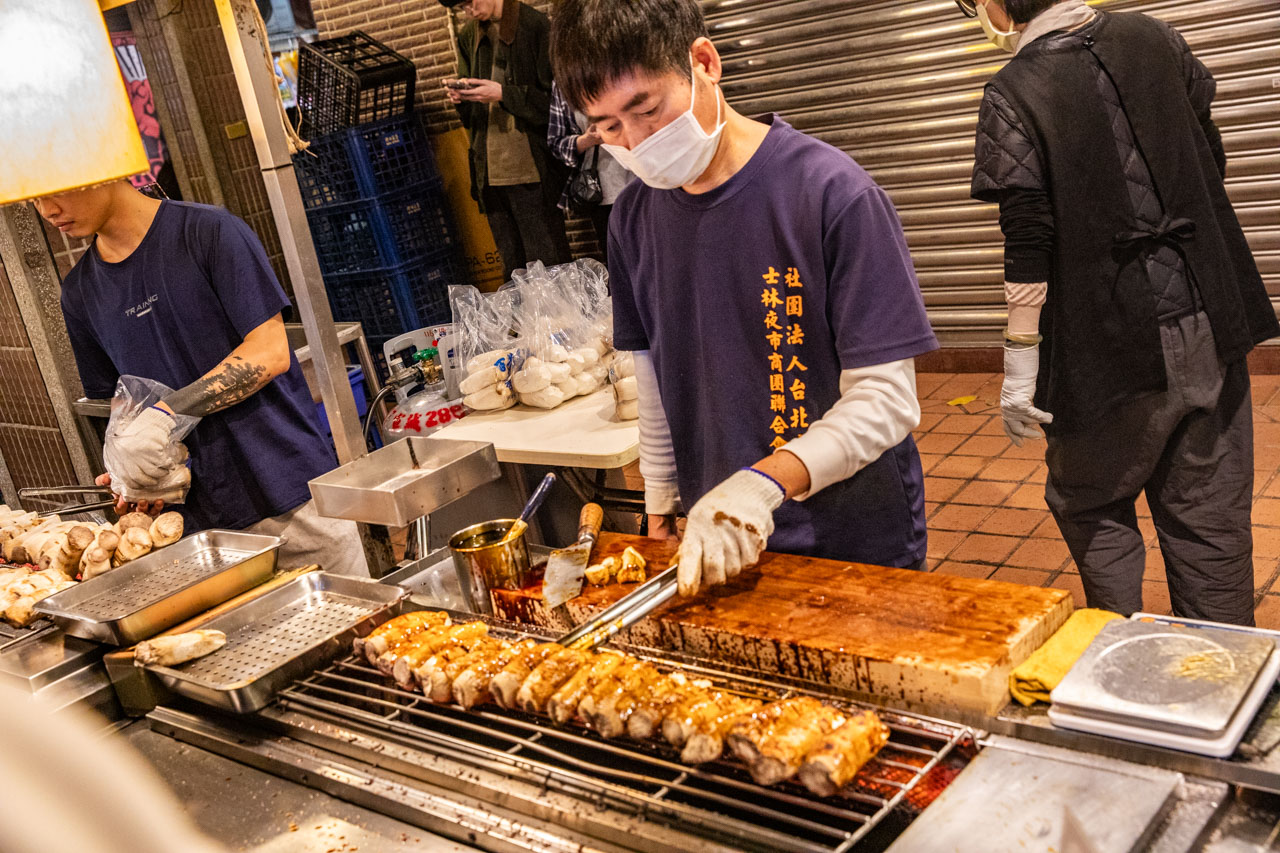 士林夜市美食,士林夜市小吃,士林夜市燒烤杏鮑菇
