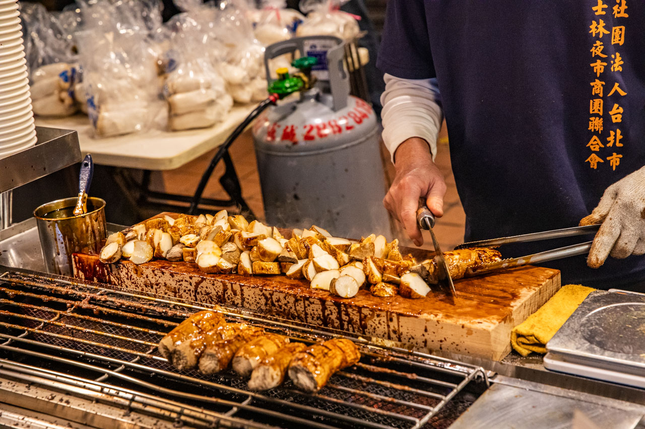 士林夜市美食,士林夜市小吃,士林夜市燒烤杏鮑菇