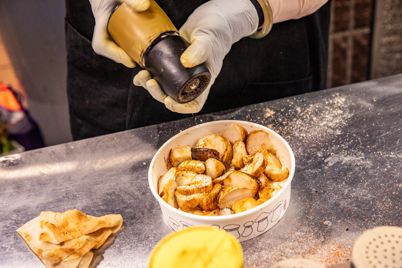 士林夜市美食,士林夜市小吃,士林夜市燒烤杏鮑菇