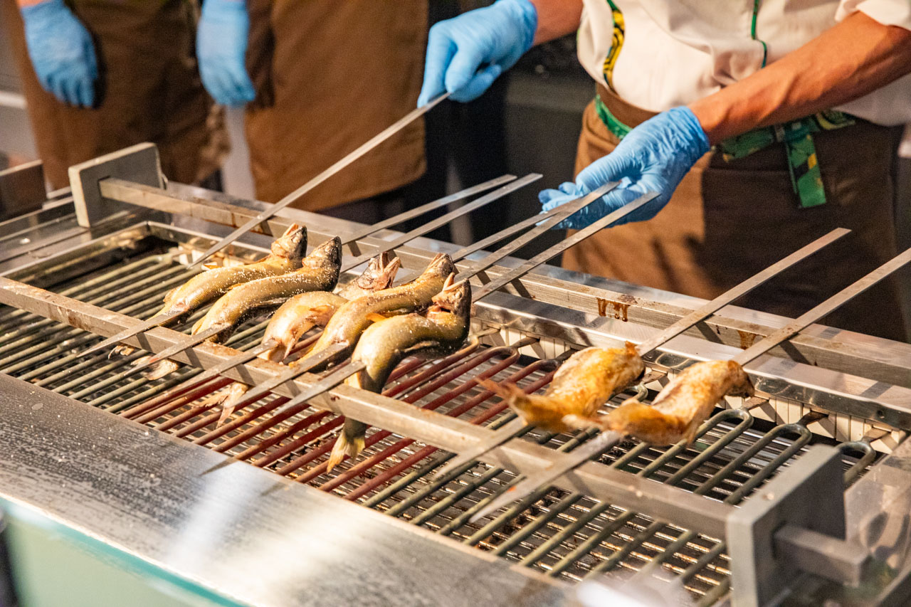 桃園島語吃到飽台茂店、桃園島語,台茂島語