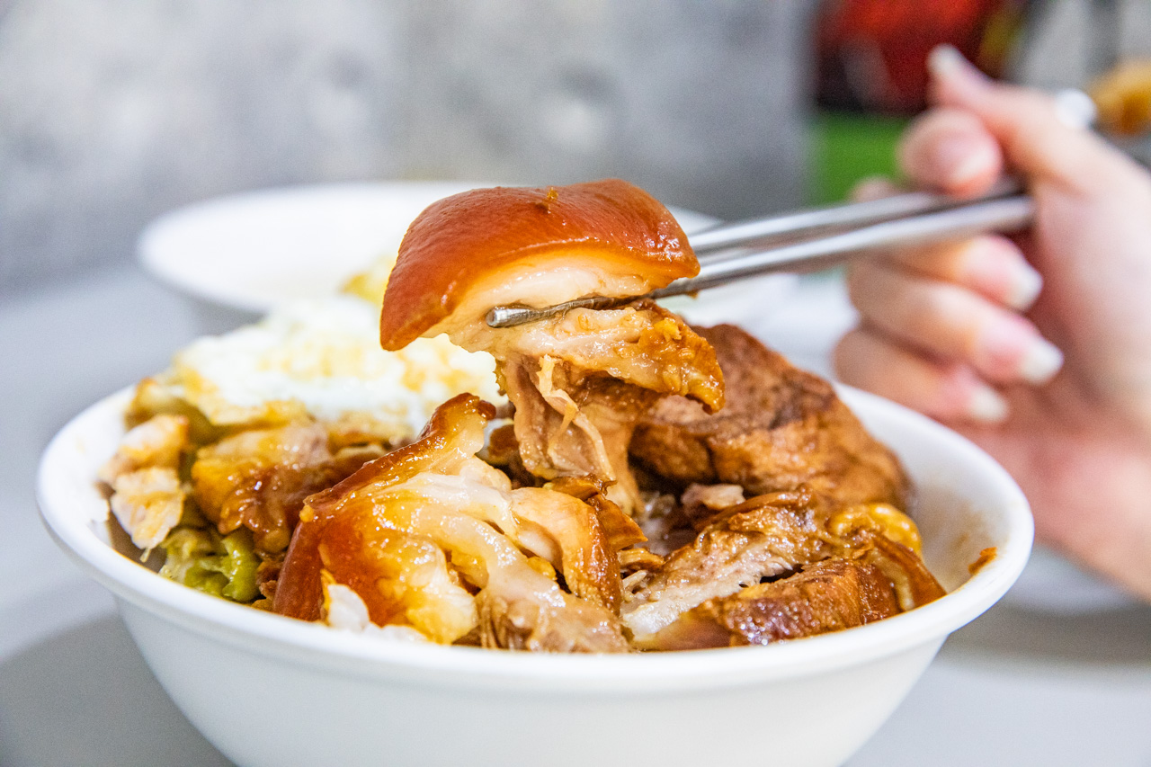 網站近期文章：君腿庫飯｜吃一碗就飽！大碗公入口即化腿庫飯，腿庫肉滷汁鹹香超下飯，搭配蒸蛋湯根本絕配