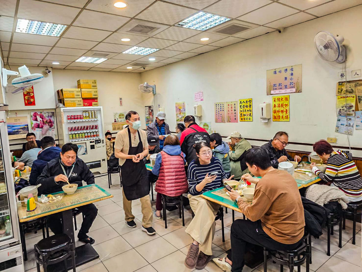 中壢美食,中壢牛肉麵,中壢小吃,新明老牌牛肉麵