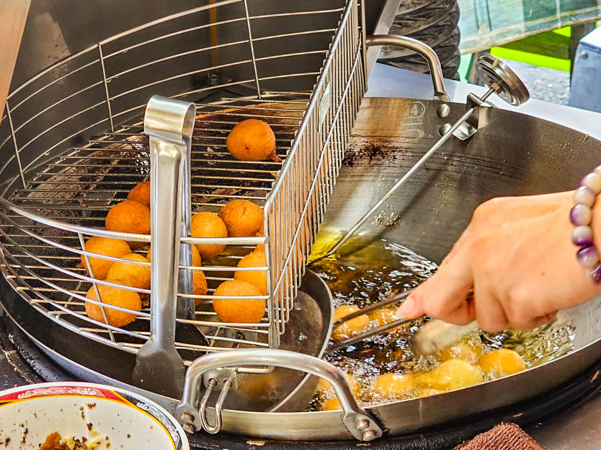 網站近期文章：員林第一市場菱角酥｜老市場隱藏版酥炸菱角酥！外層棉柔像雞蛋糕，內餡菱角脆口又香甜