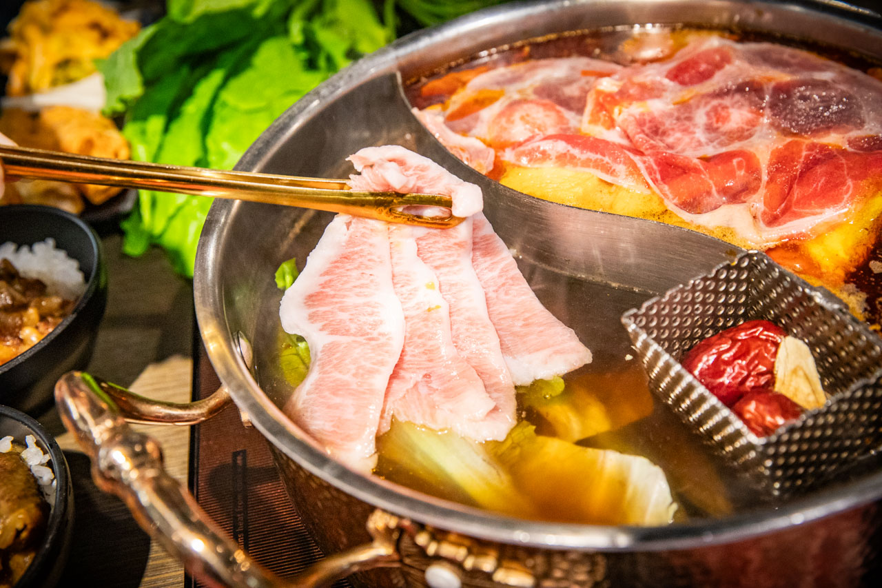 超夯川麻辣鍋桃園愛買店,桃園酸菜魚吃到飽,桃園麻辣鍋吃到飽