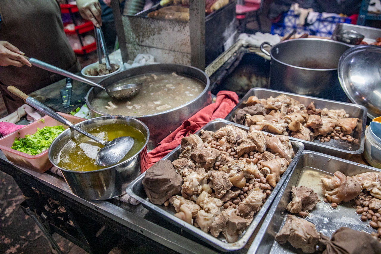 高雄美食,小港美食,高雄豬腳,飛機路花生豬腳