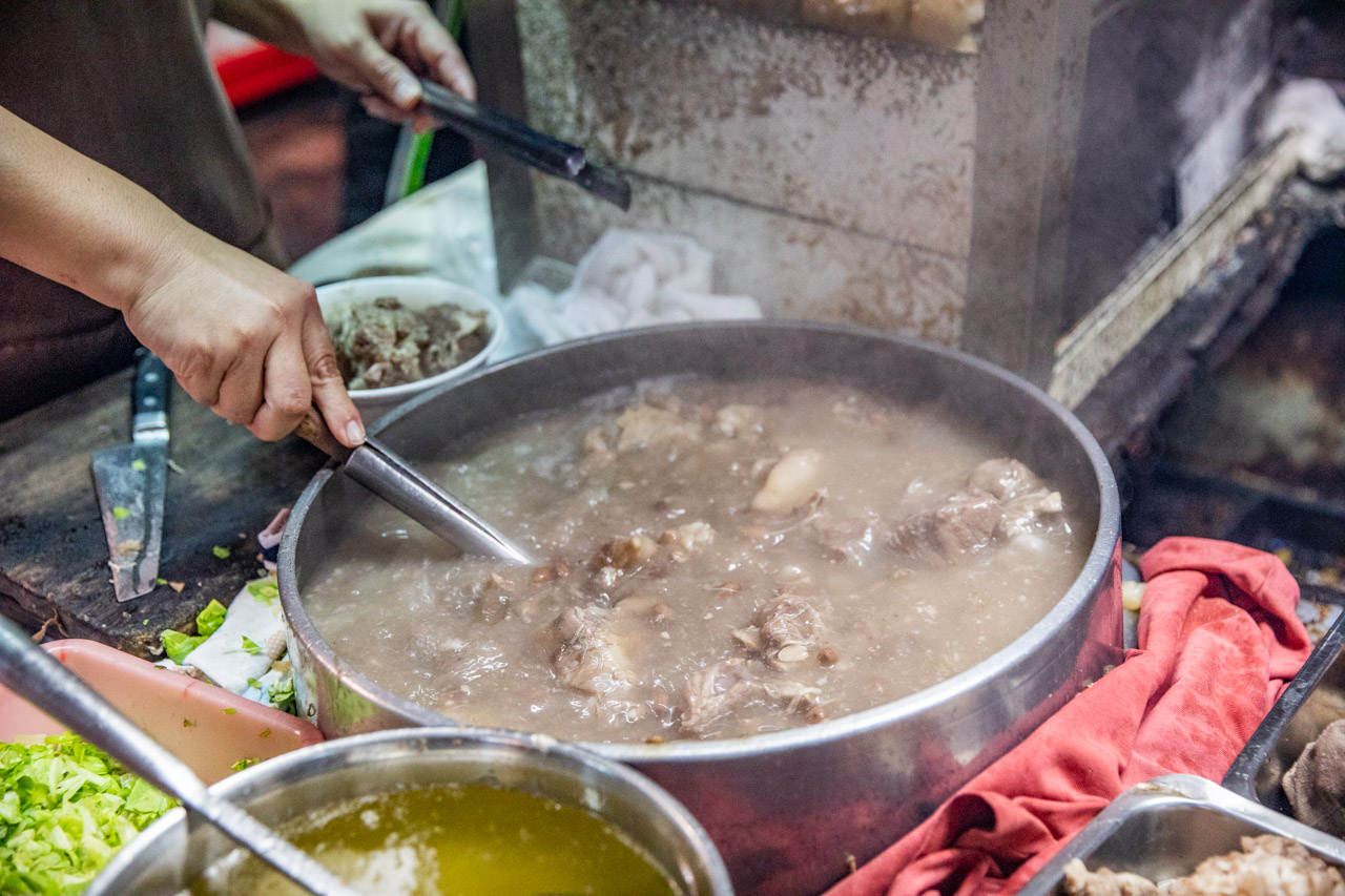 高雄美食,小港美食,高雄豬腳,飛機路花生豬腳