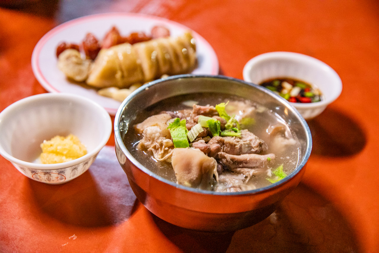 高雄美食,小港美食,高雄豬腳,飛機路花生豬腳