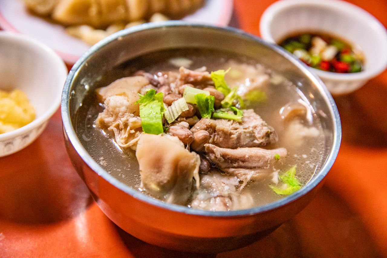 高雄美食,小港美食,高雄豬腳,飛機路花生豬腳