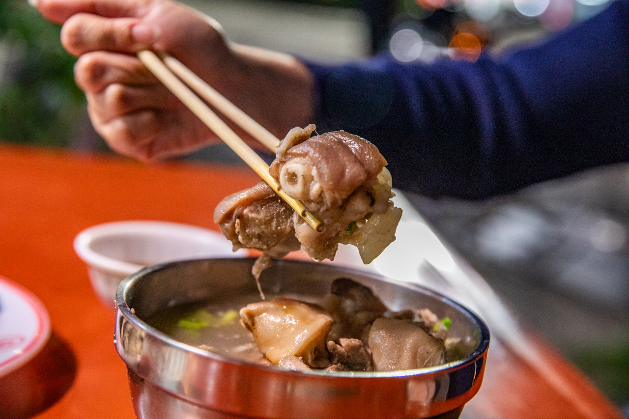 高雄美食,小港美食,高雄豬腳,飛機路花生豬腳