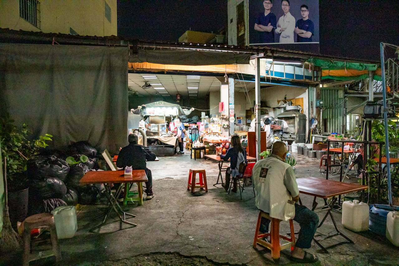高雄美食,小港美食,高雄豬腳,飛機路花生豬腳