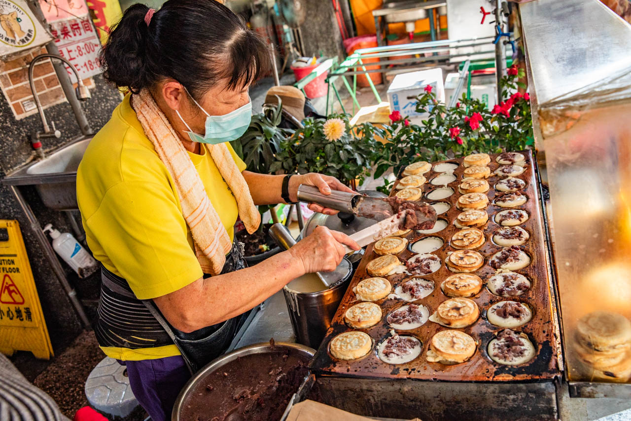 網站近期文章：紅豆餅-十元三個｜一個銅板買三個紅豆餅，時光倒流二十年前！超佛心紅豆餅三個只要十元