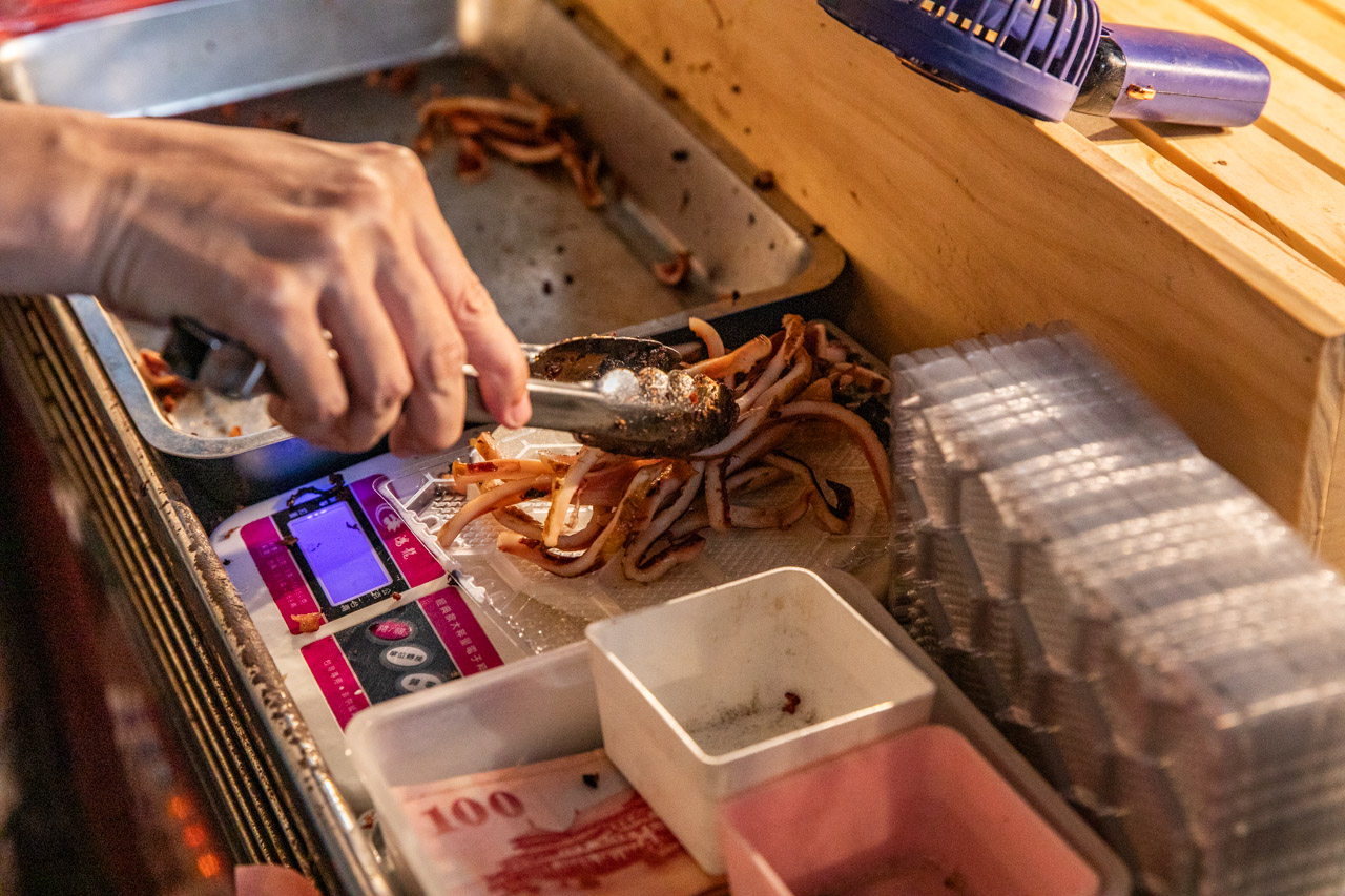 迪化街美食,迪化街小吃,魷布院-鮮烤魷魚